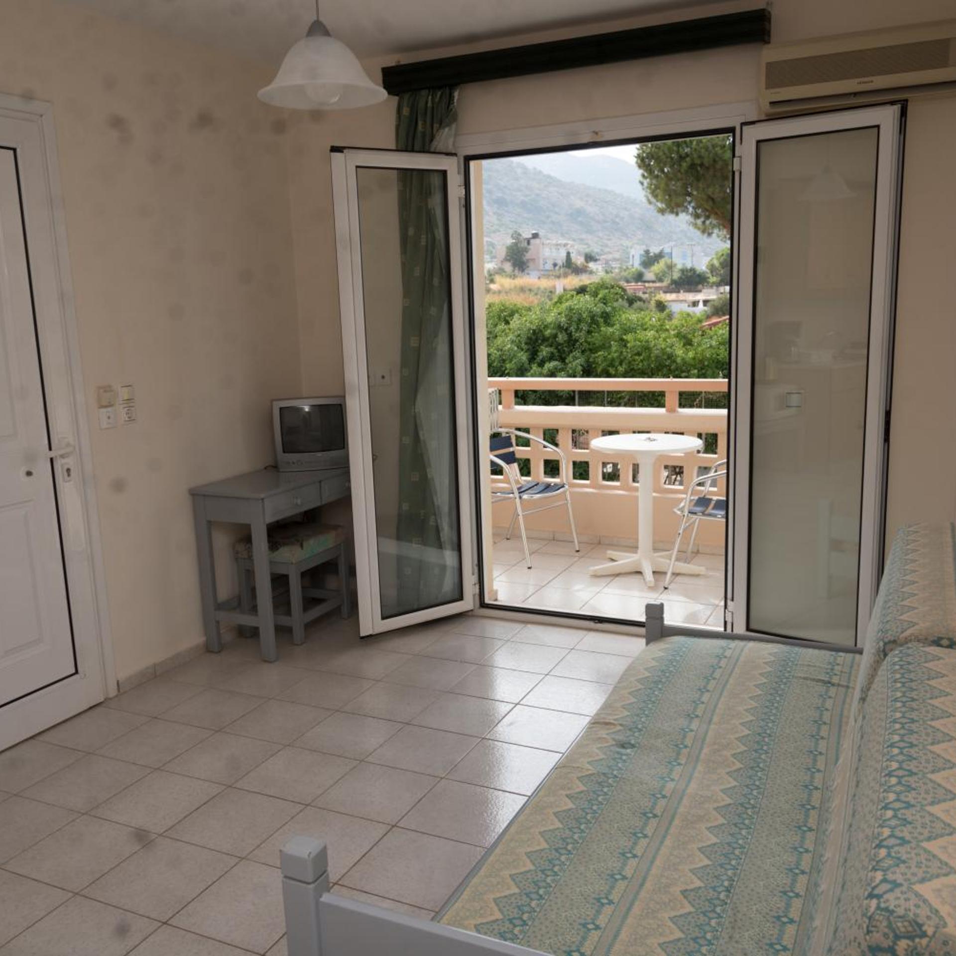 Sunset Studios Apartments 26/50