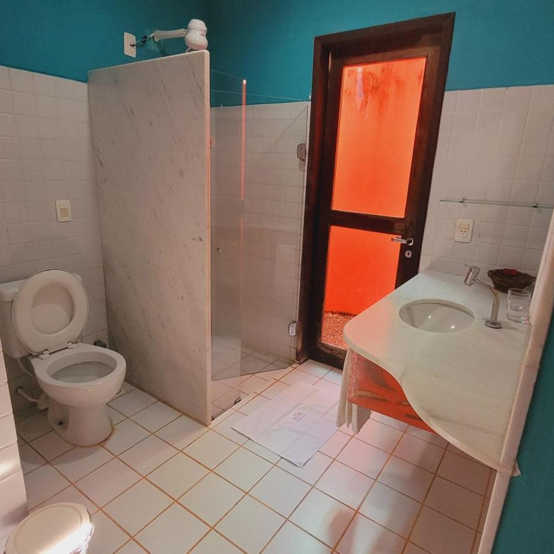 SIRI PARAISO HOTEL 43/44