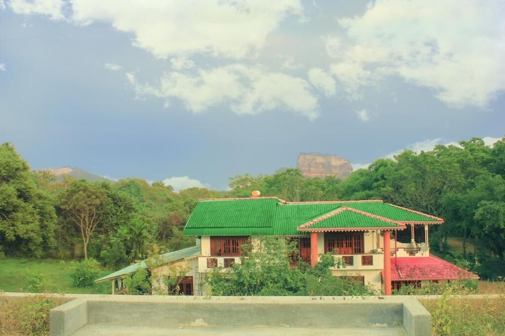 Sinhagiri Villa 34/37