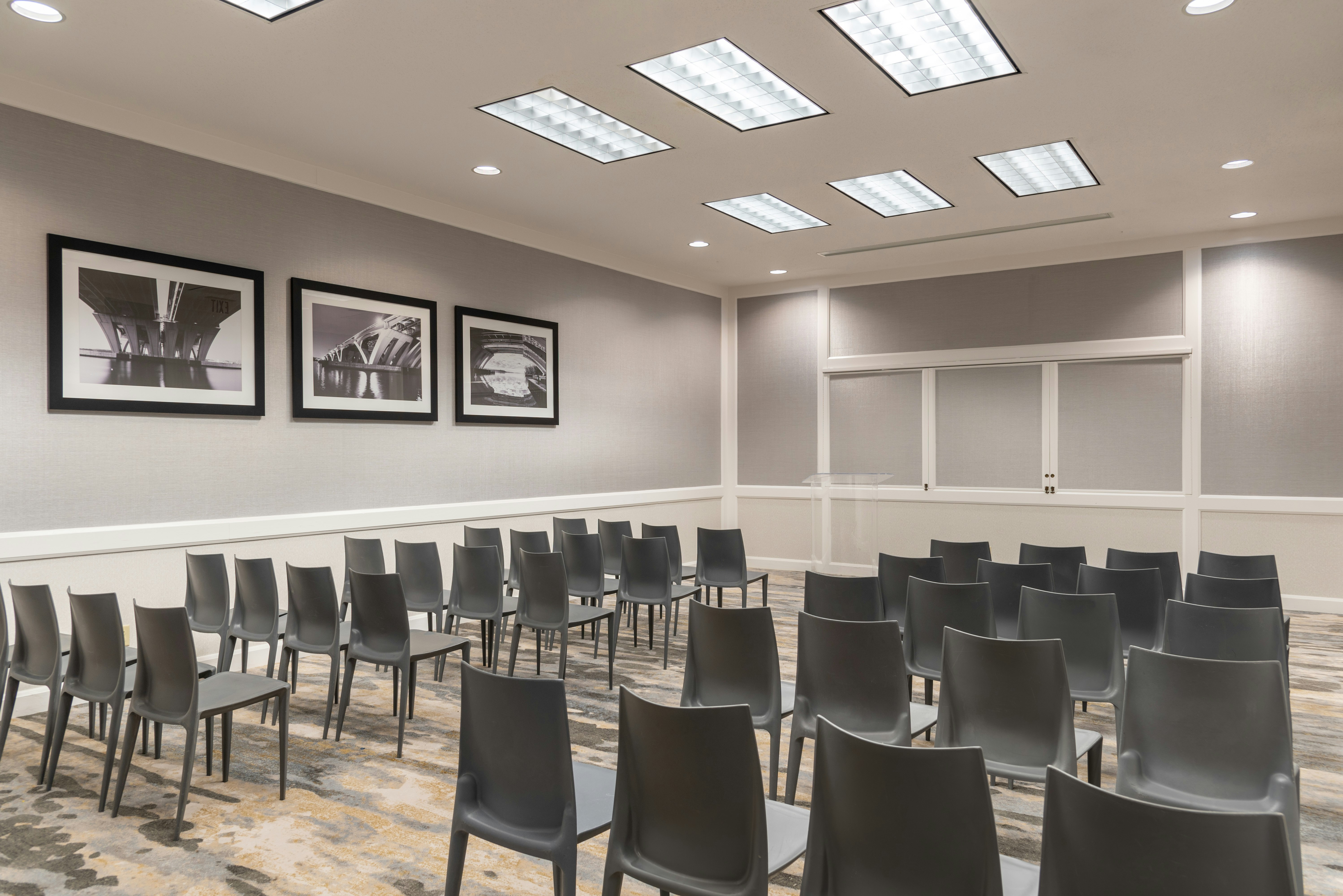 Hilton Alexandria Mark Center 59/68