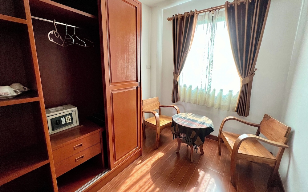 Sawadeelanna Hotel 18/63