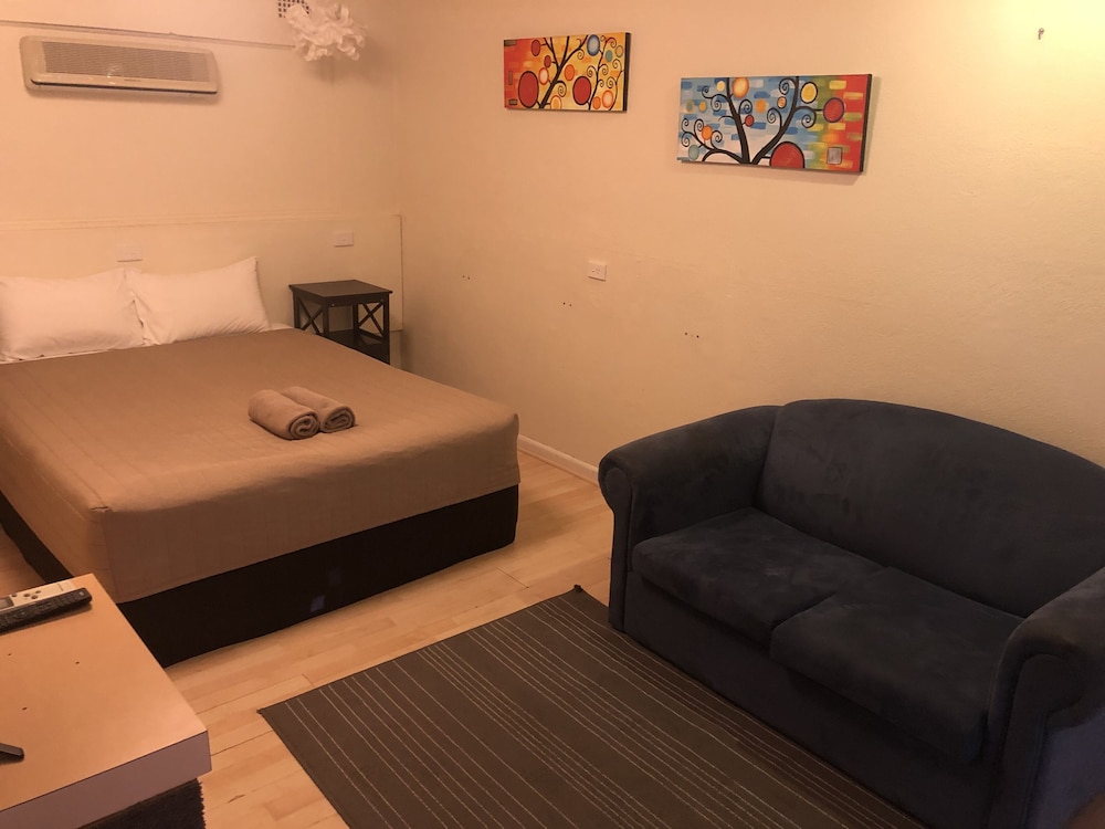 Country Comfort Cowra 29/44