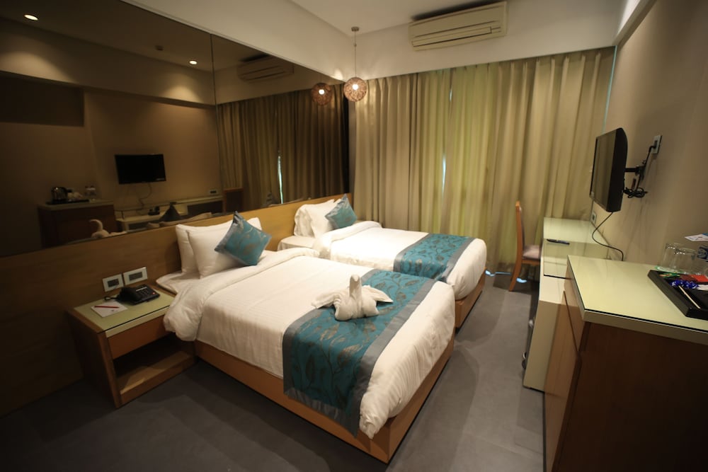 The Byke Delotel, Borivali 16/39