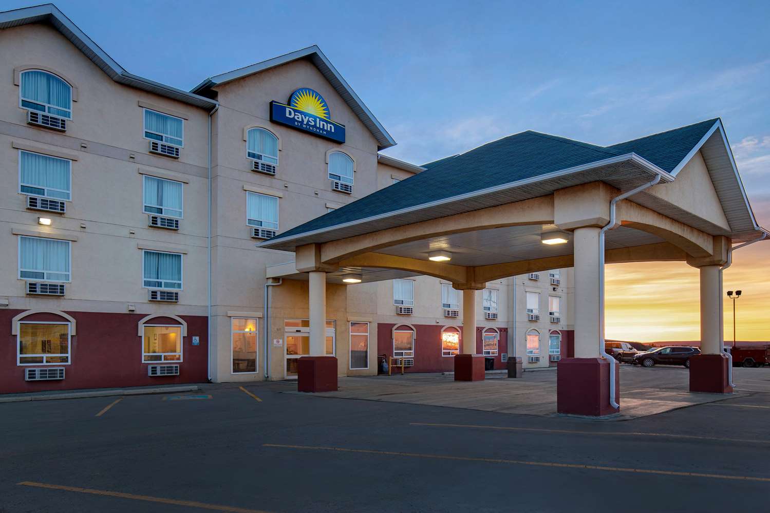 Days Inn by Wyndham Dawson Creek 1/40