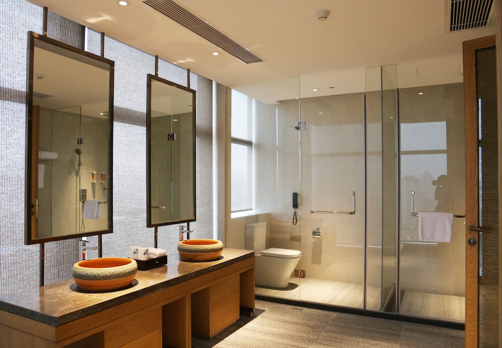 Amitabha Hotel 45/47