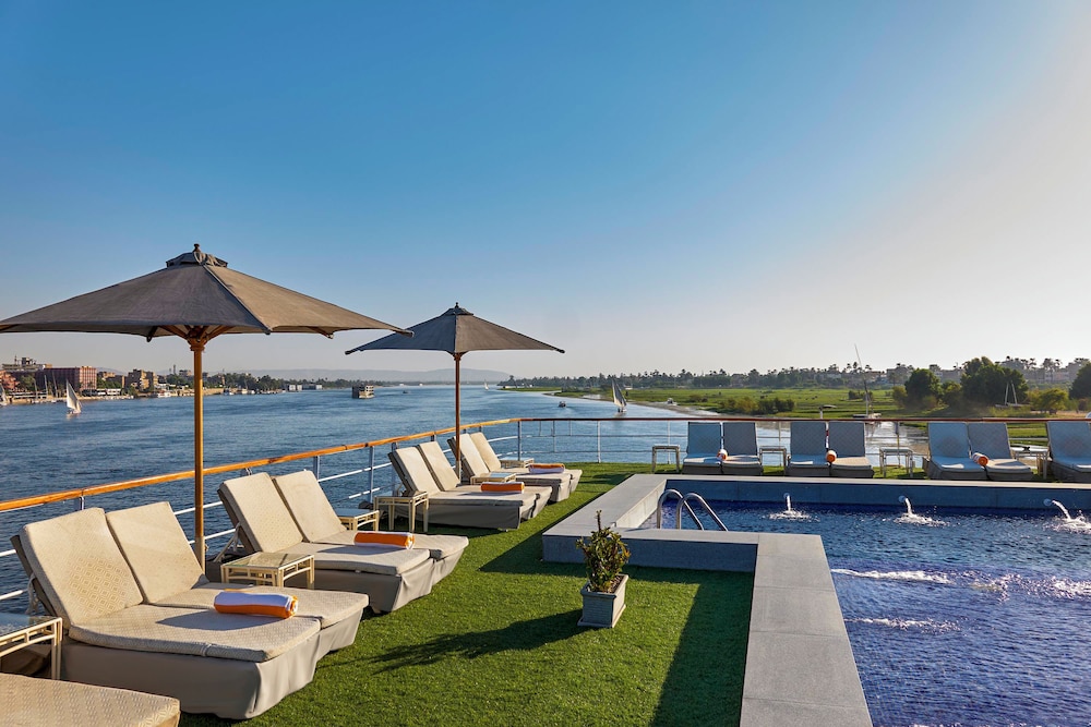 Movenpick Royal Lily Nile Cruise 23/28