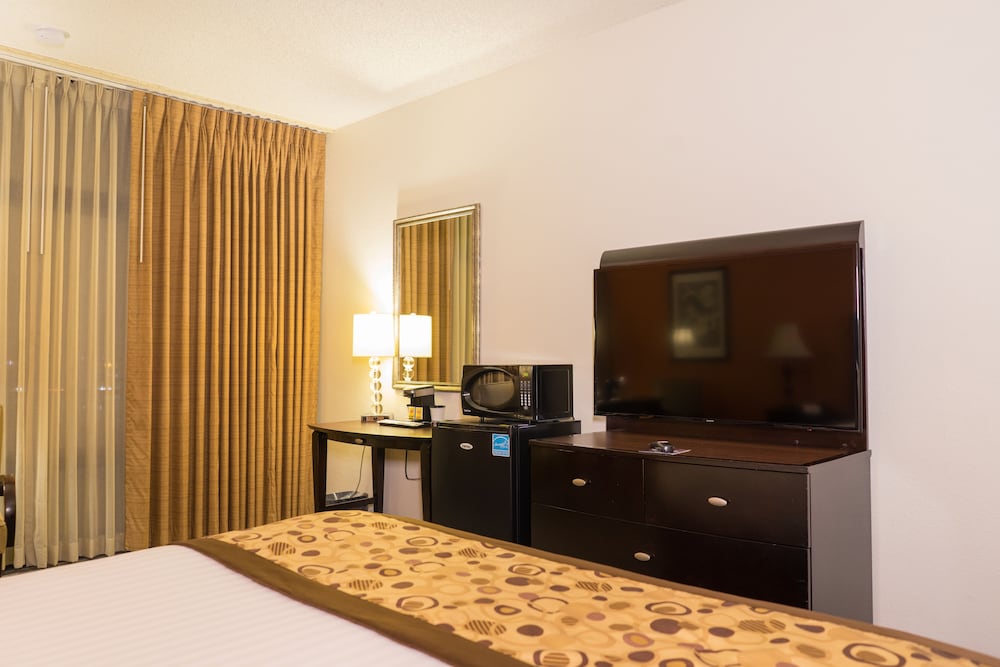 Oakland Airport Executive Hotel 26/65