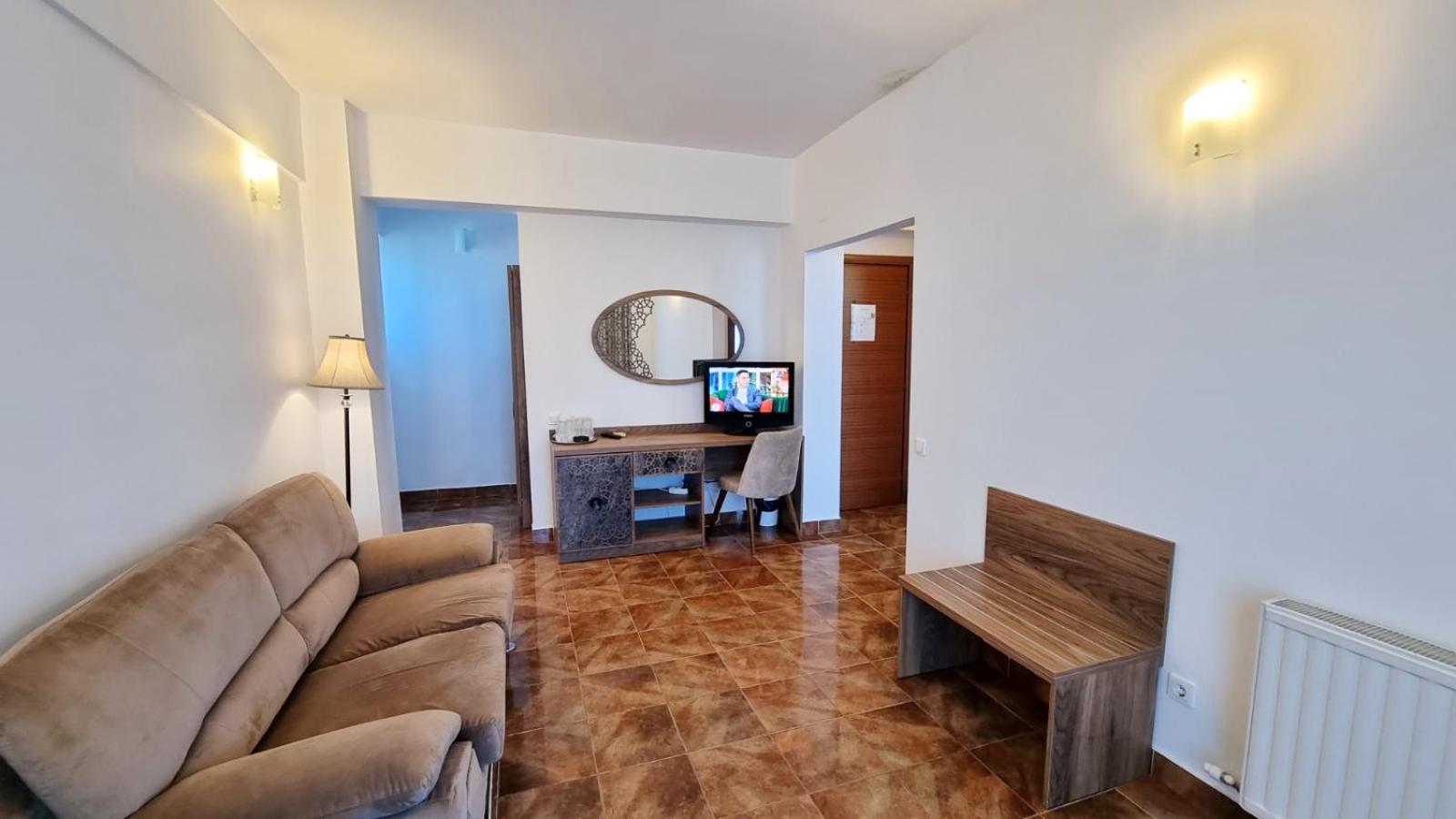 Florida Hotel 44/57