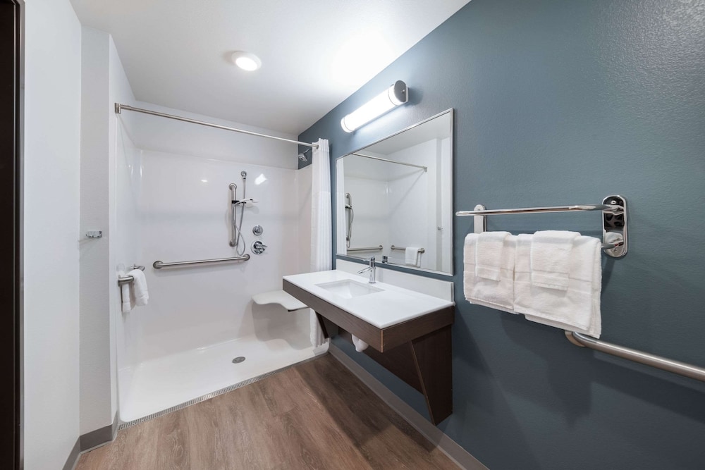WoodSpring Suites Dallas Plano Central Legacy Drive 29/29
