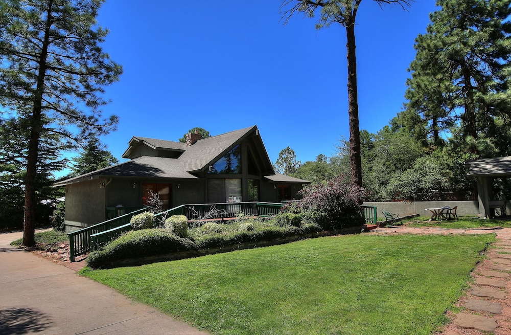 Majestic Mountain Inn 63/68