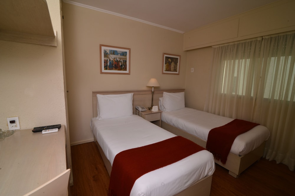 Sunset Beach Hotel 24/68