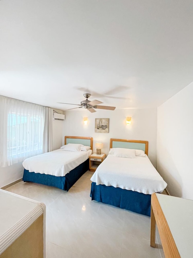 Hotel Cocoplum Beach 19/73