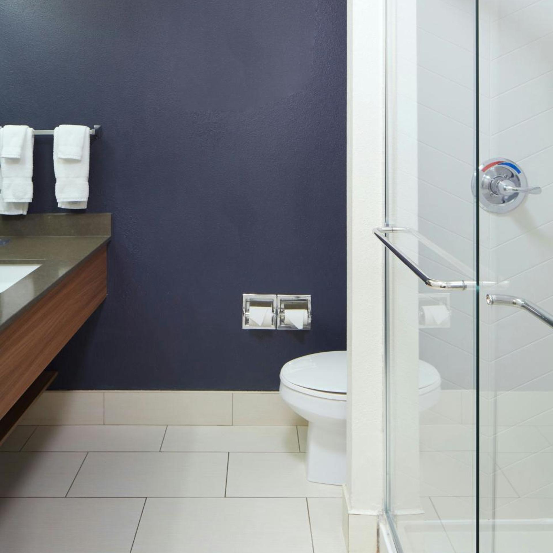 غرفة مفردة بحمام خاص، Fairfield Inn Suites Frankfort 2/2