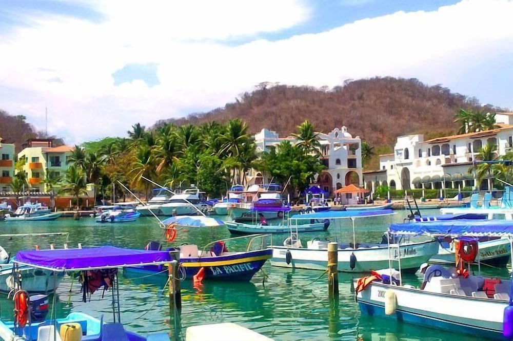 Canadian Resorts Huatulco 26/30
