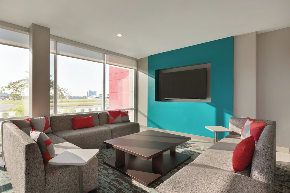 avid hotel Harrisburg NE - Hershey Area by IHG 22/26
