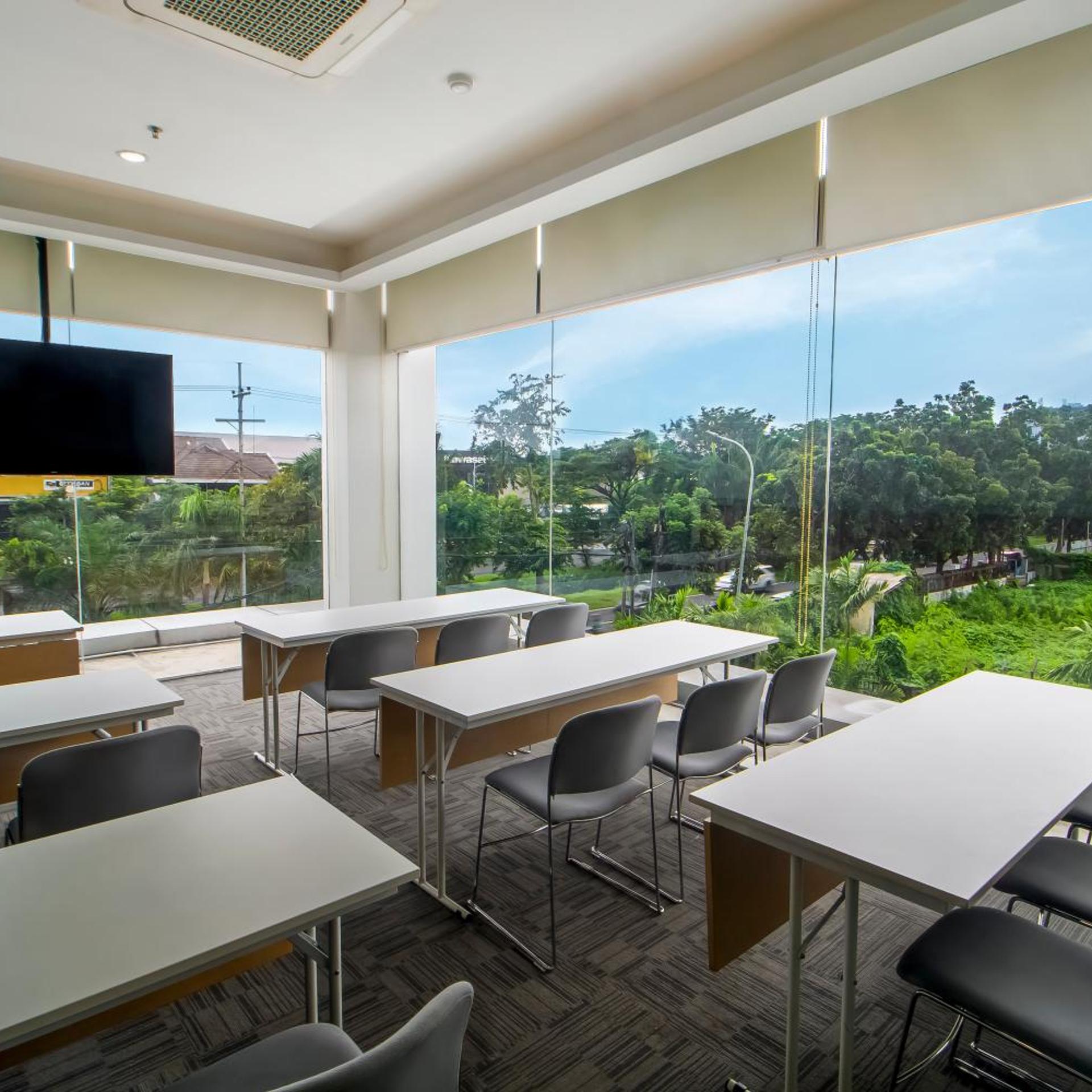 Cleo Hotel Jemursari 12/17