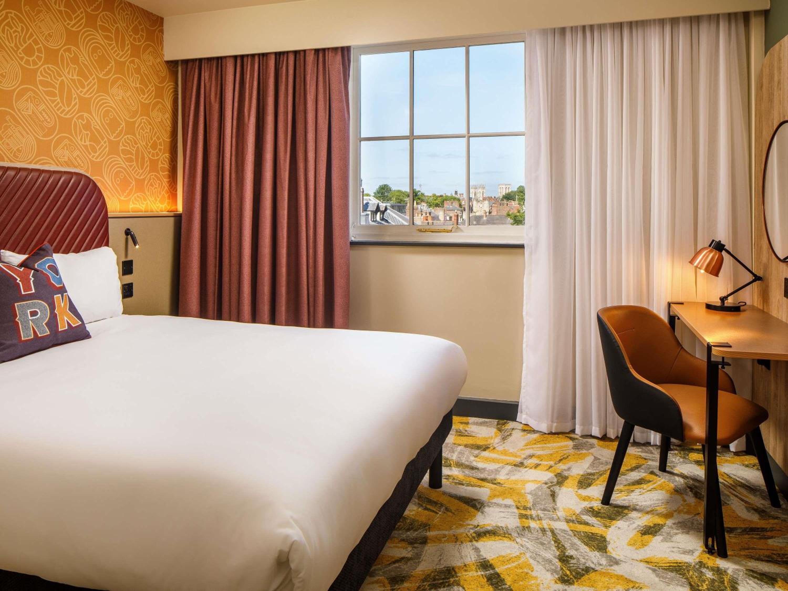 Room, Queen Bed