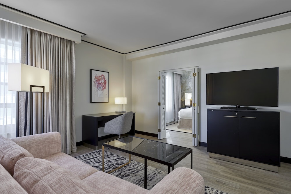 Loews Miami Beach Hotel – South Beach 48/78