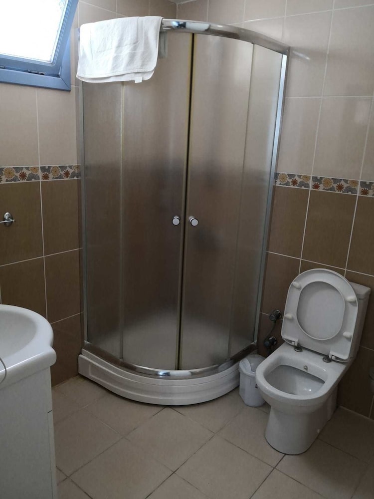 Livan Hotel Deluxe 12/57