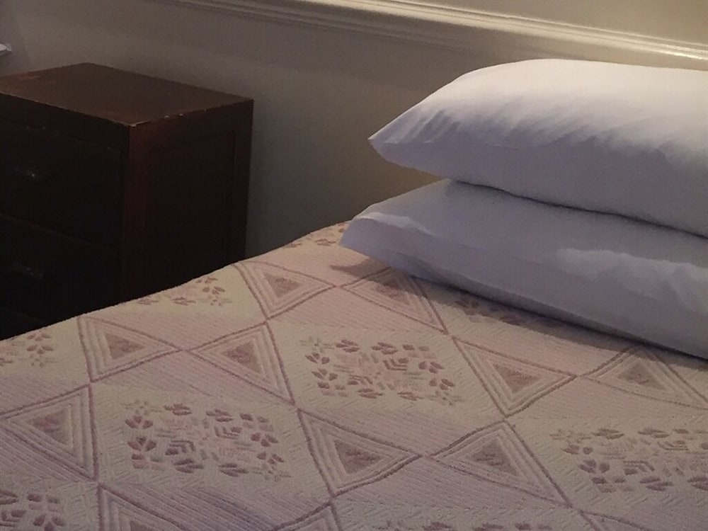 Colnbrook Lodge Guest House 8/20
