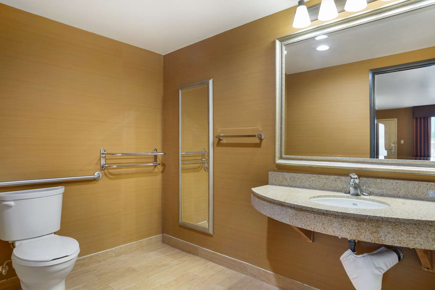 غرفة بسرير كينج بحوض استحمام لذوي الإعاقة، Best Western Exeter Inn & Suites 5/5