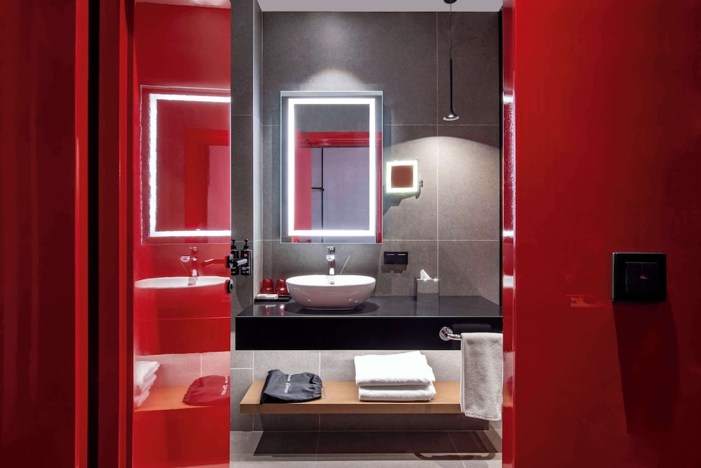 Radisson RED Tbilisi 73/73