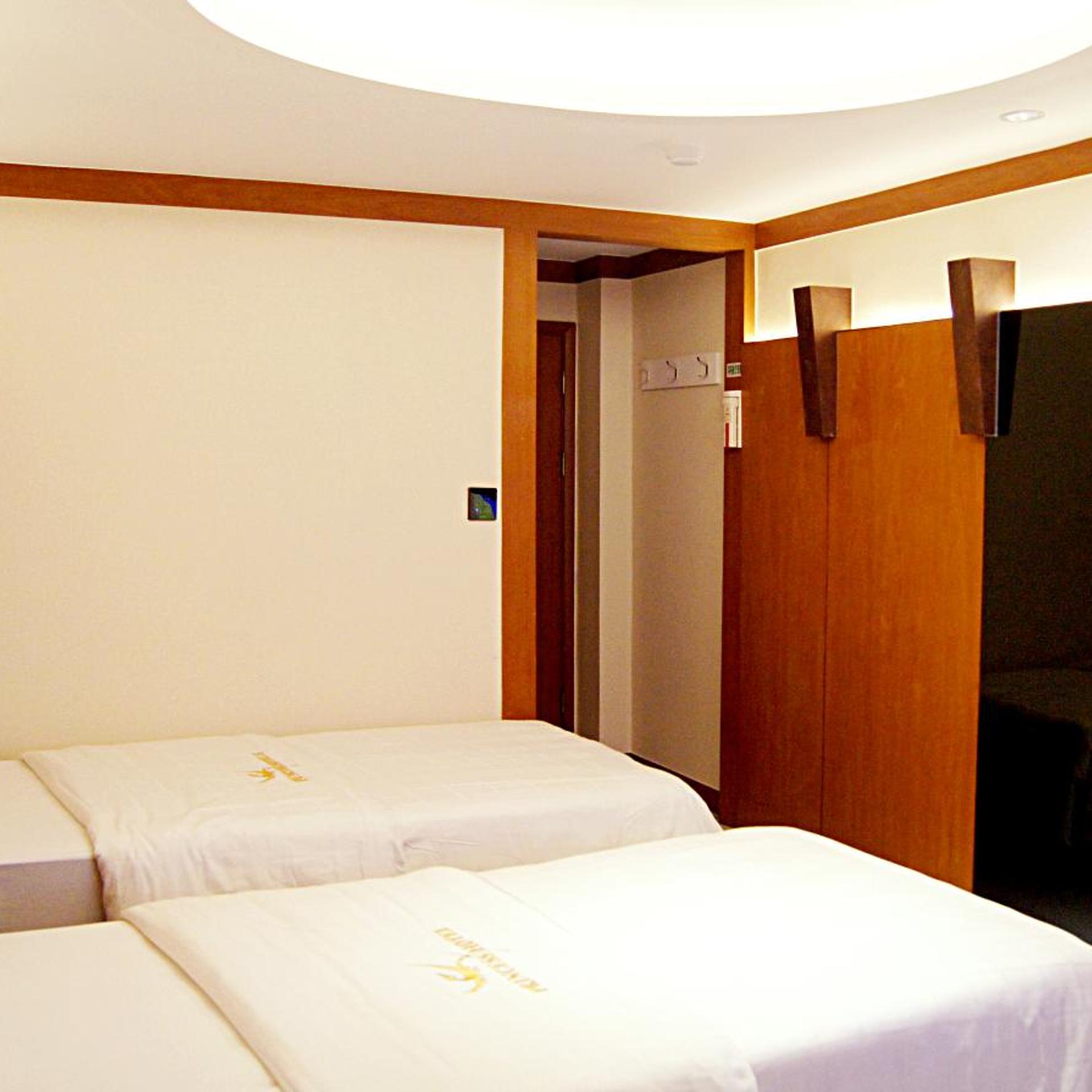 Princess Hotel 13/22