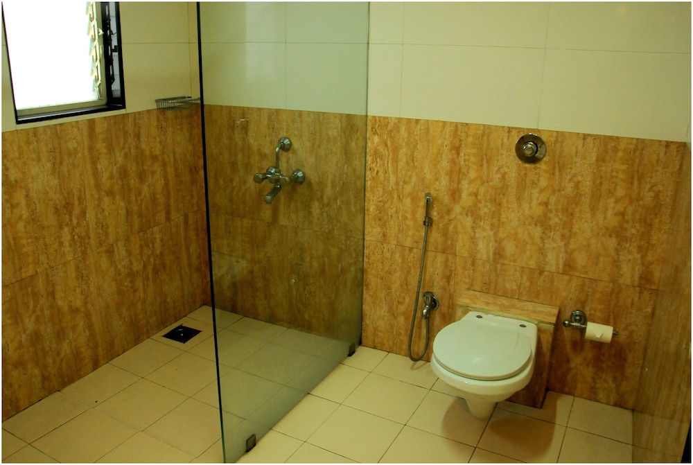 HOTEL MADHAV 32/34