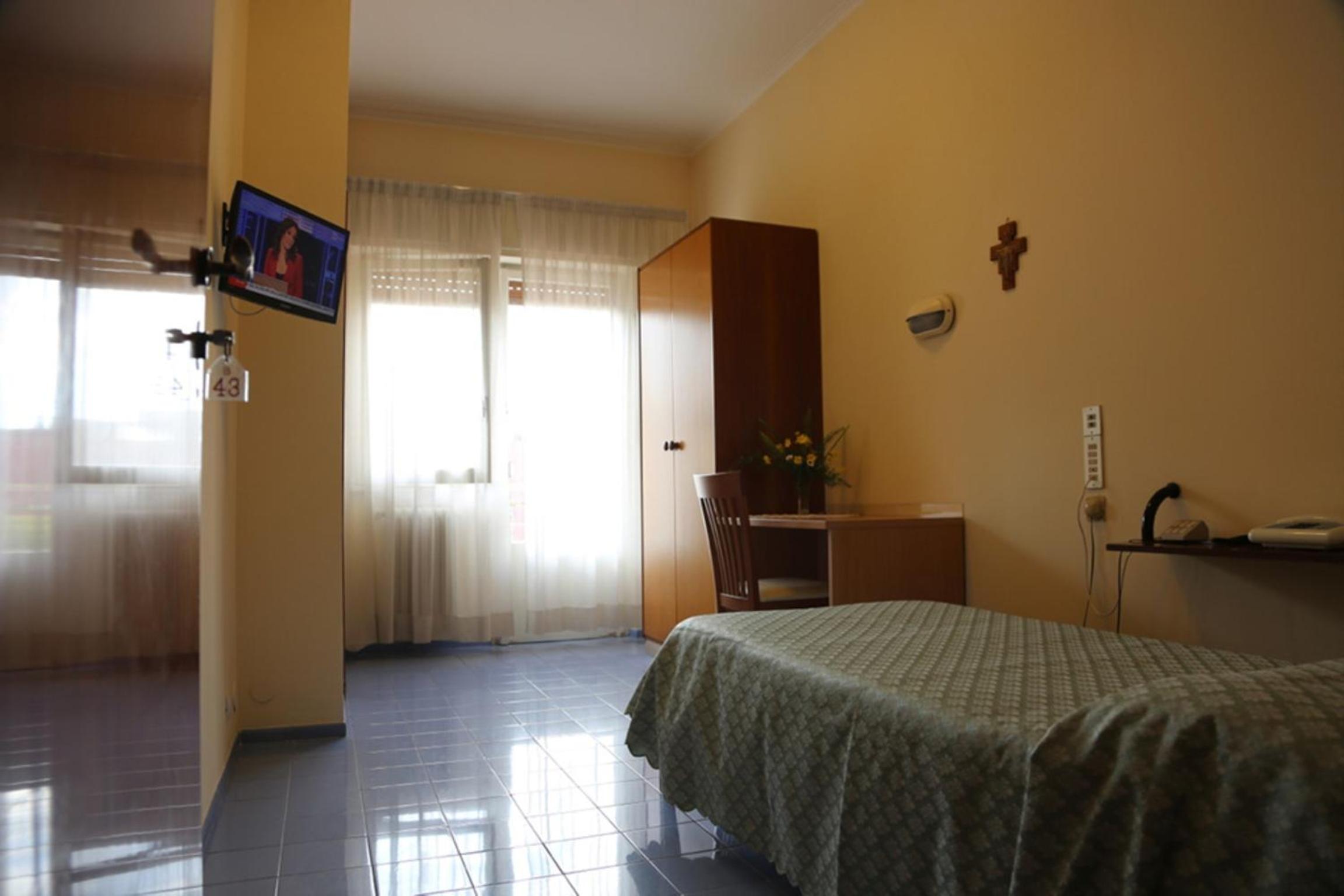 Room, Single