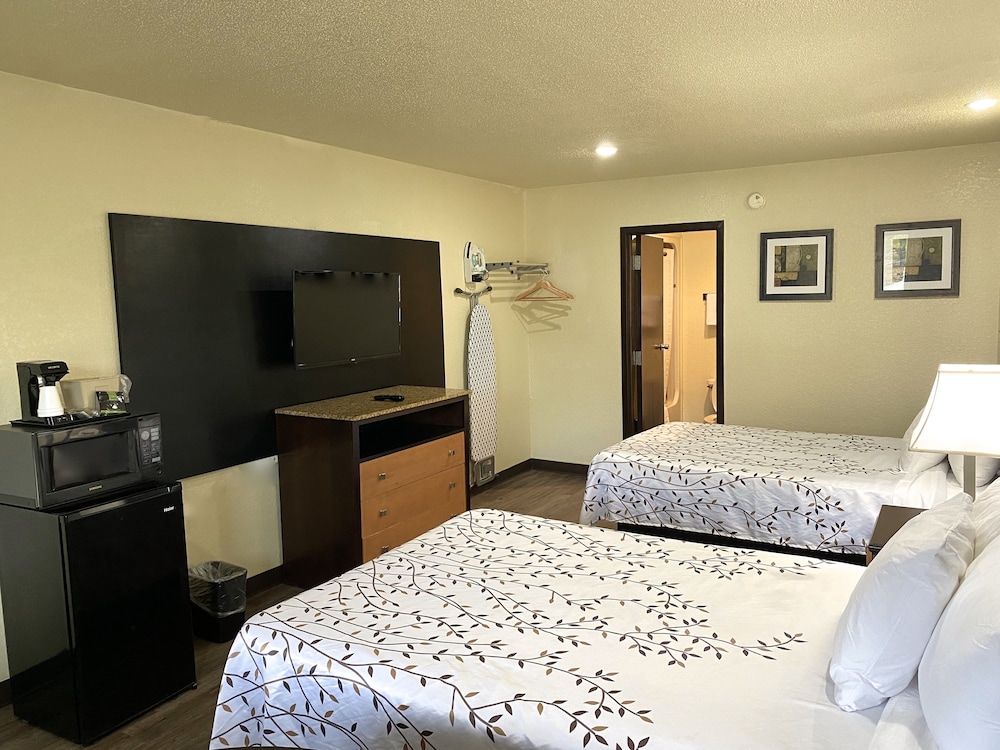 Travelers Inn 22/58