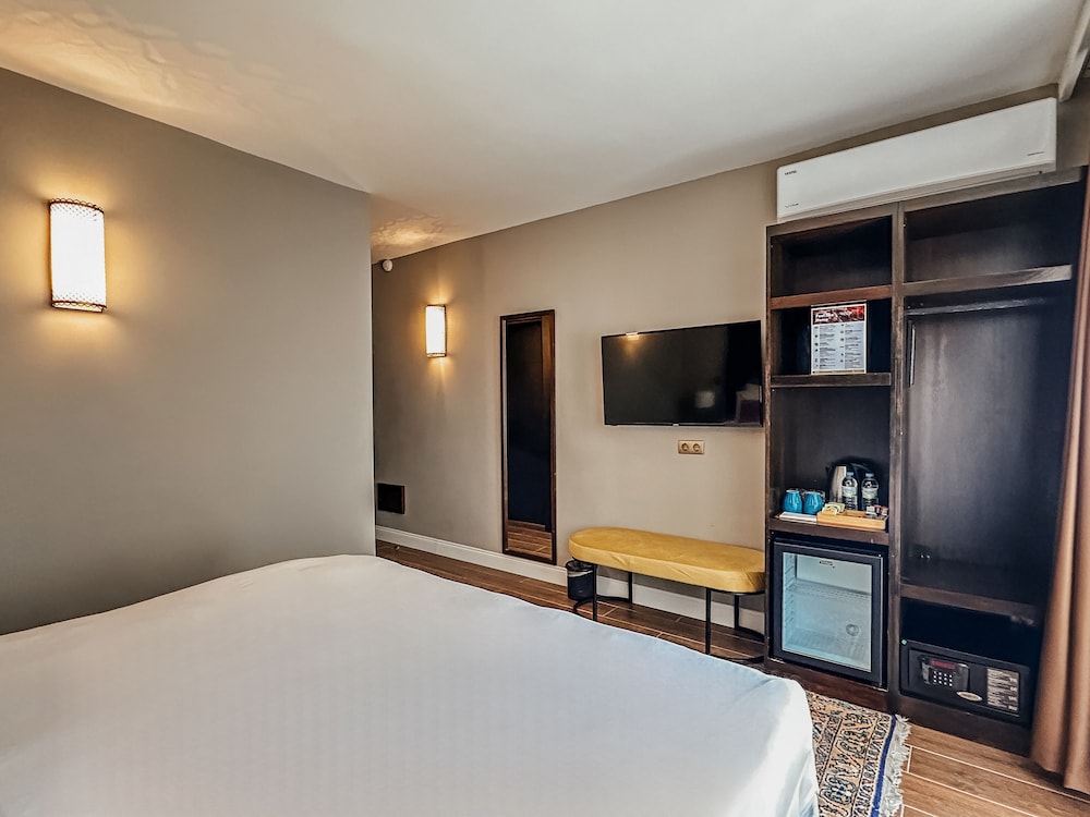COMFORT, DOUBLE BED