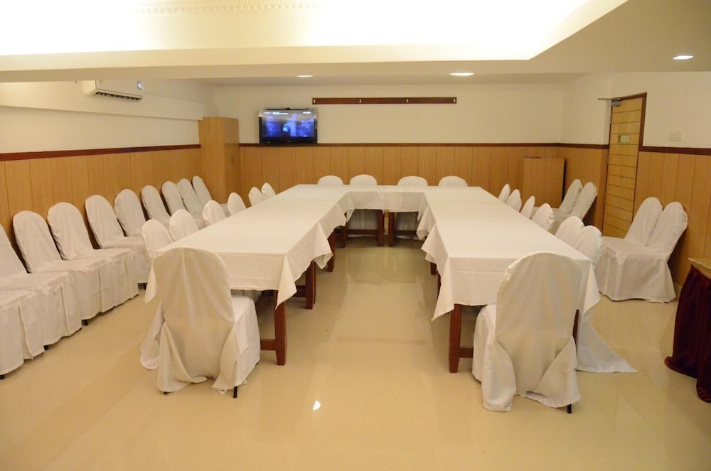 TRINITY SUITES 21/26
