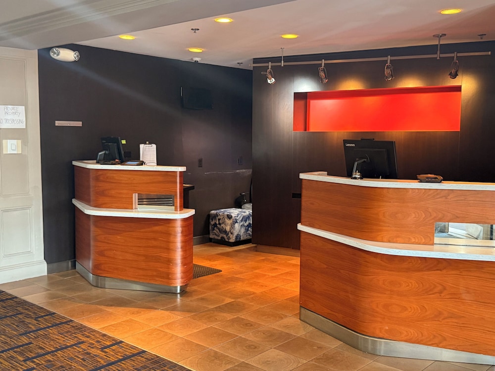 Boston Woburn Burlington Hotel 6/49