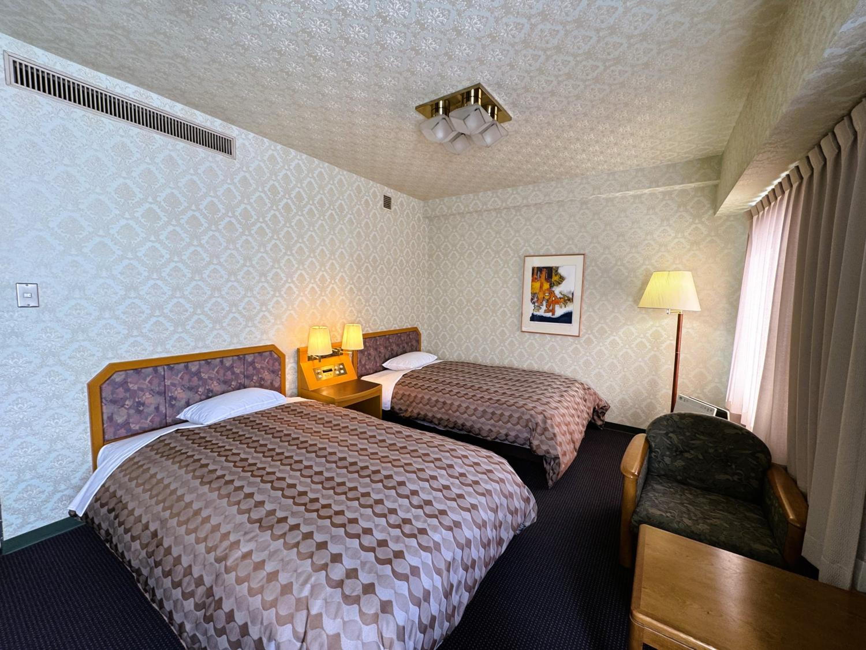 Ohta Grand Hotel 8/53