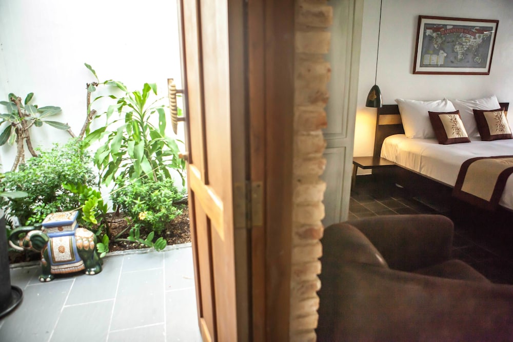 La Casita Saigon 10/16