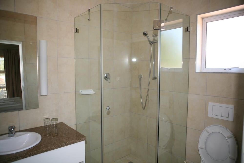 Hajos Lodge and Tours 47/50