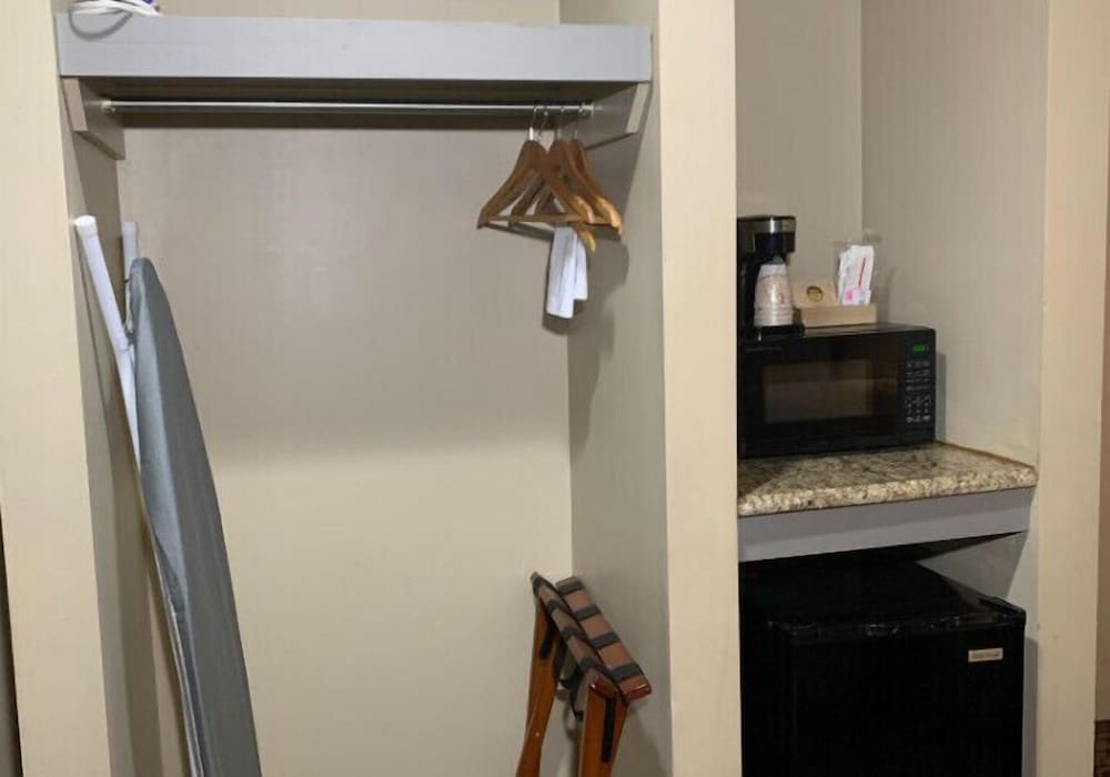 Greenville Inn Suites 62/67