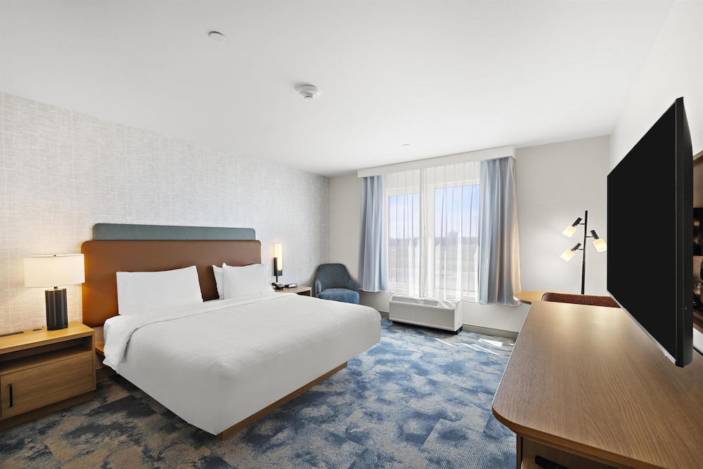 ROOM, KING BED, ACCESSIBLE