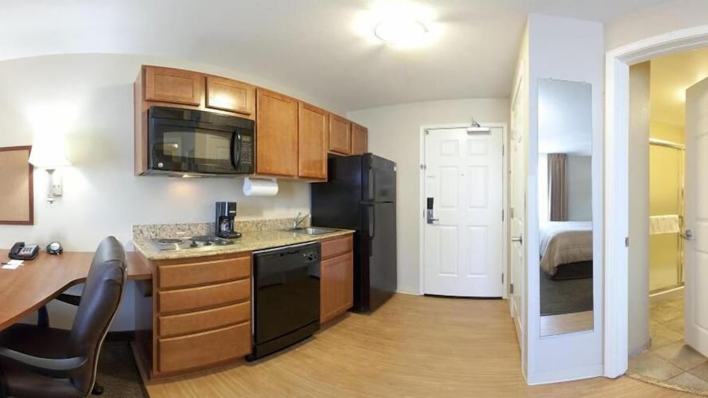 Candlewood Suites Loveland 4/62