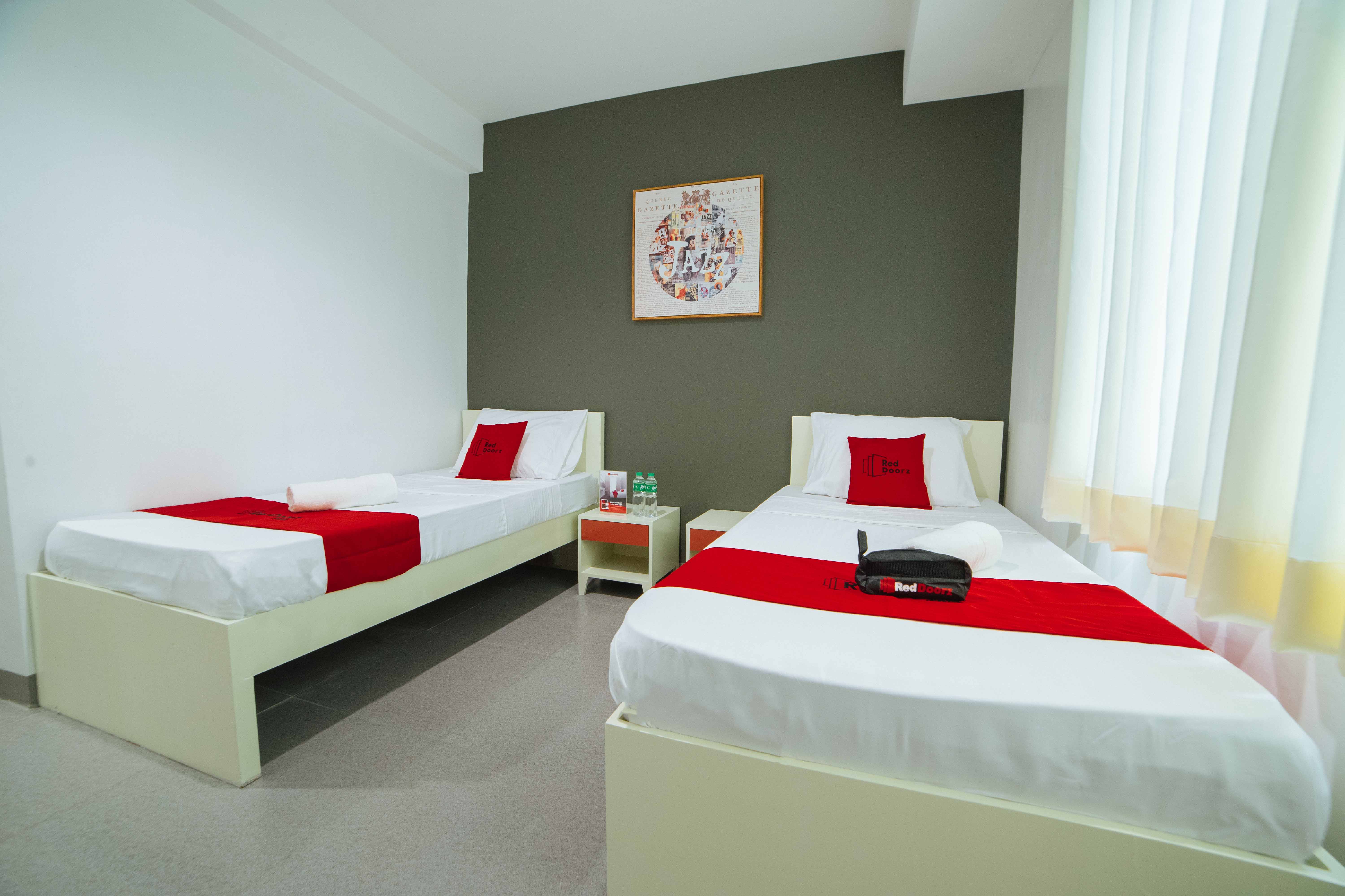 Standard, Twin Beds