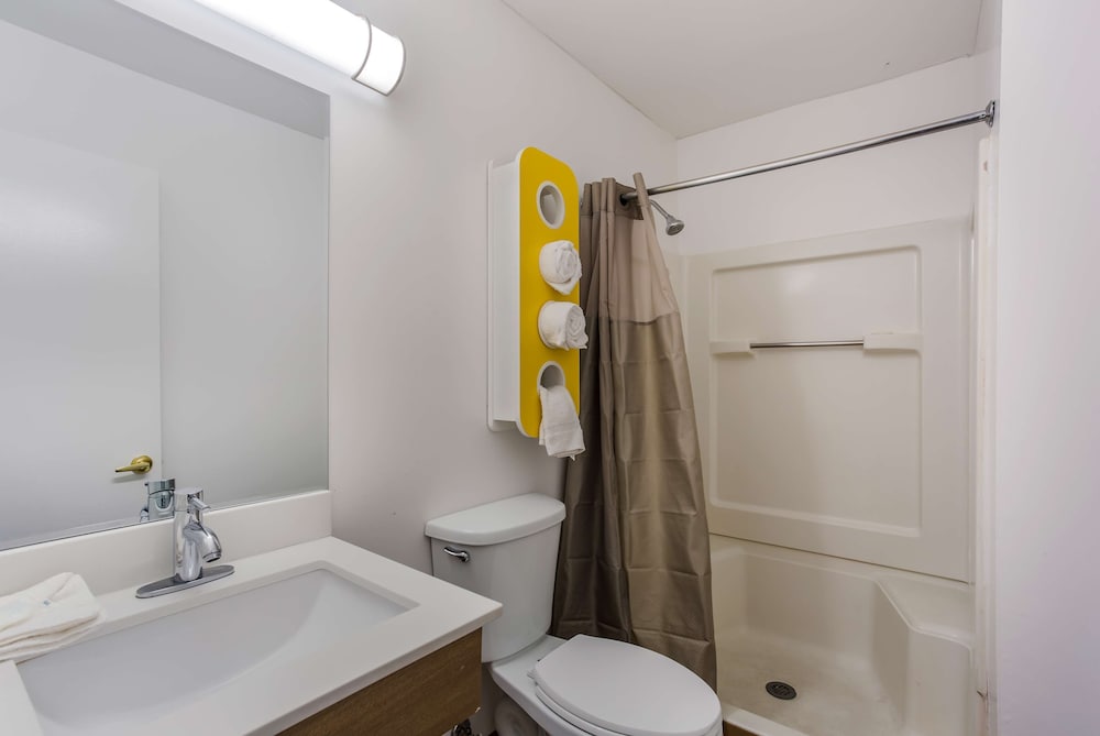 Motel6 Jacksonville, FL - South 43/45