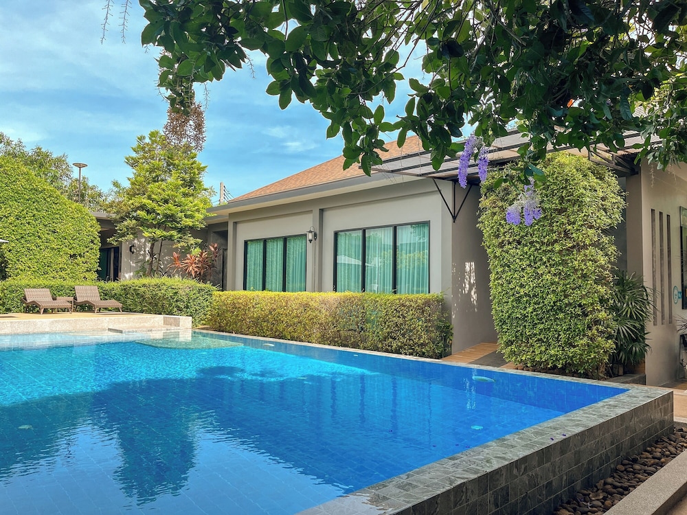 Baan Mee Phuket 40/55