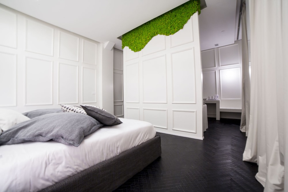 DESIGN, SUITE, KING BED, COURTYARD VIEW, PRIVATE BATHROOM, SOFA