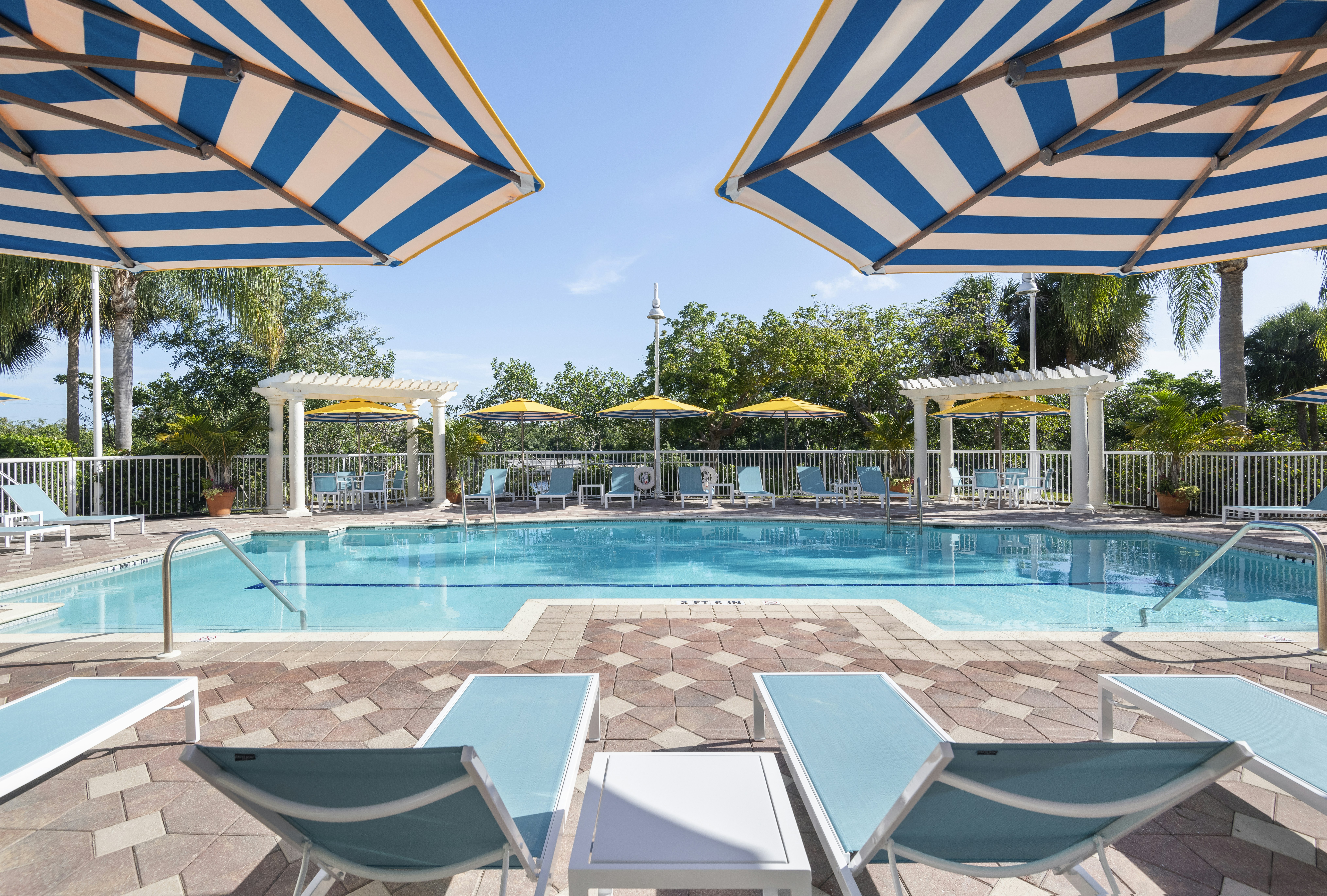Doubletree Suites By Hilton Naples 66/67