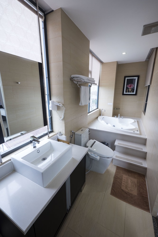 AZUMAYA Da Nang 53/55