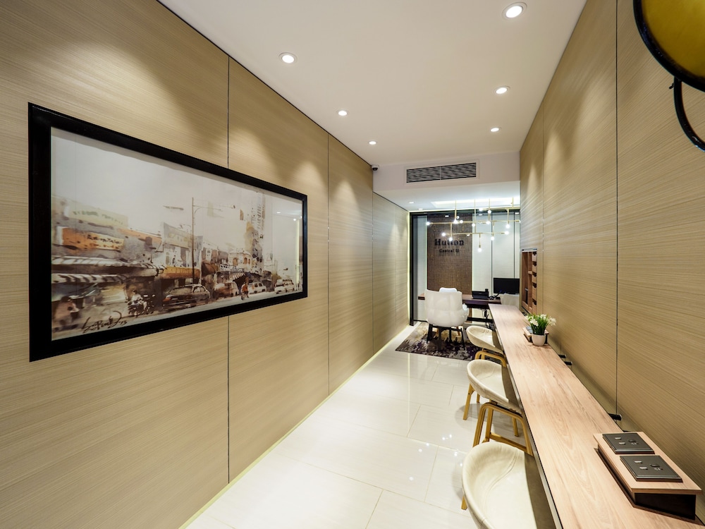 Hutton Central Hotel Managed by The Ascott Limited 51/55