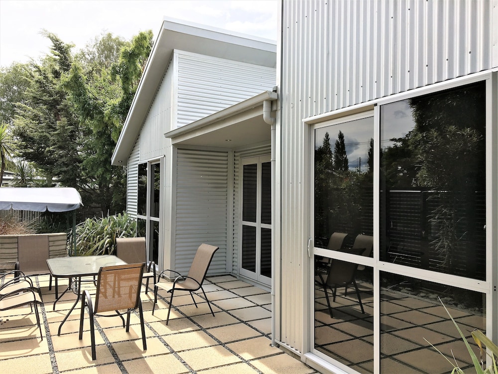 Fiordland Lakeview Motel and Apartments 7/67