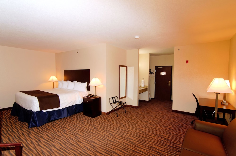 Boulders Inn Amp Suites Oak Ridge 26/50