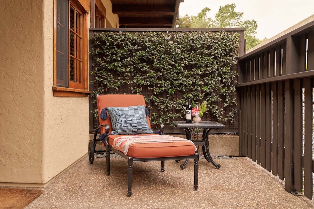 Rancho Caymus Inn 47/56