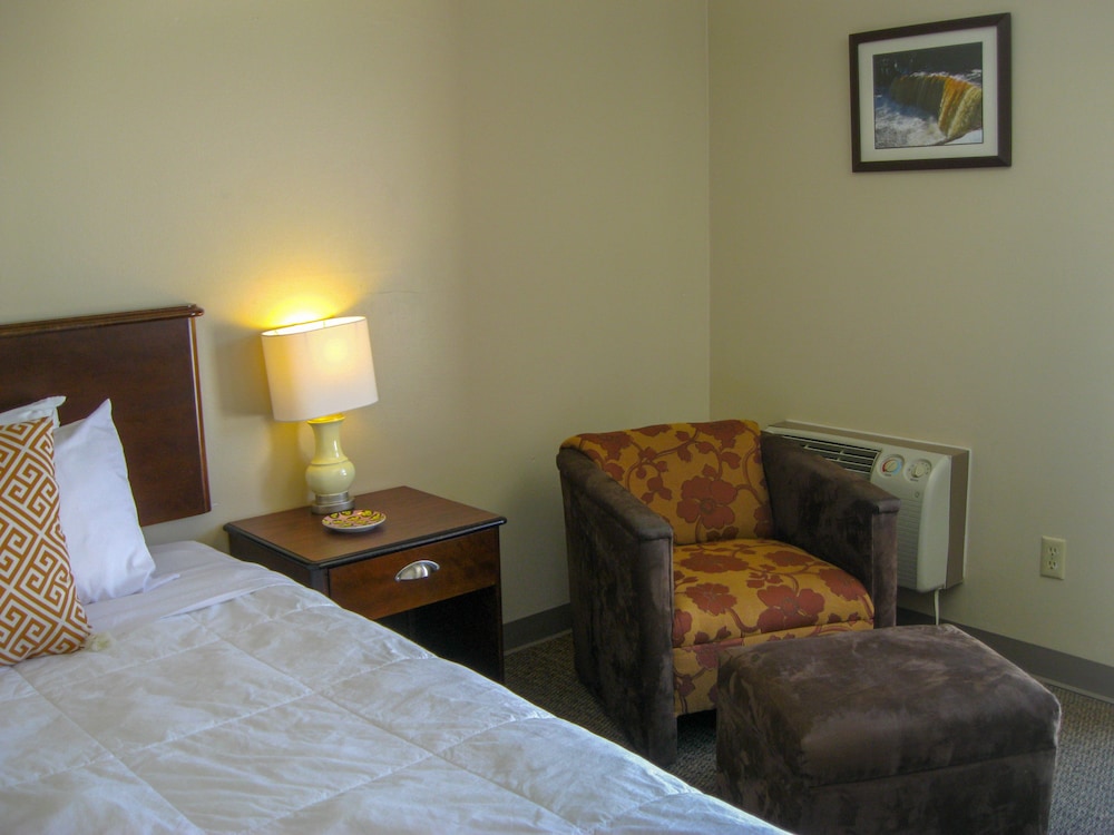 Cedar Hill Lodge 16/64